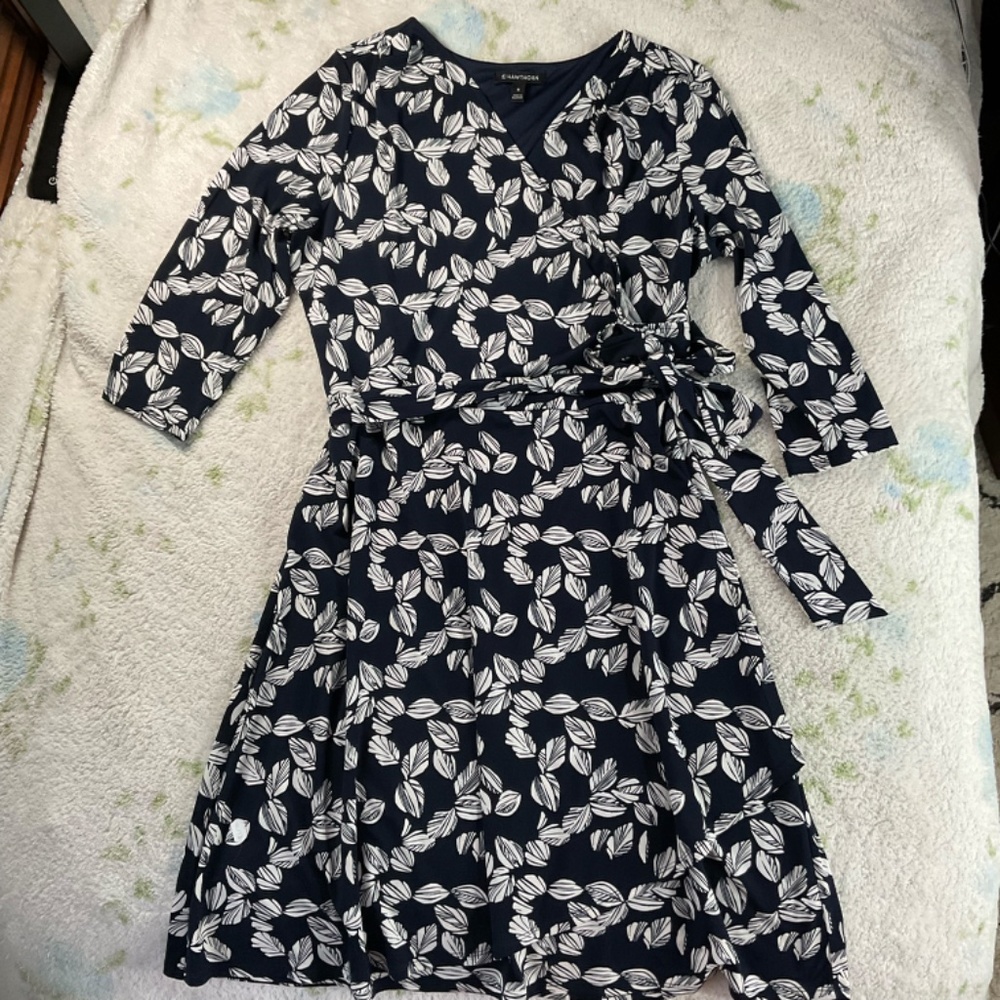 42 Hawthorn Women's Blue and White Floral Dress